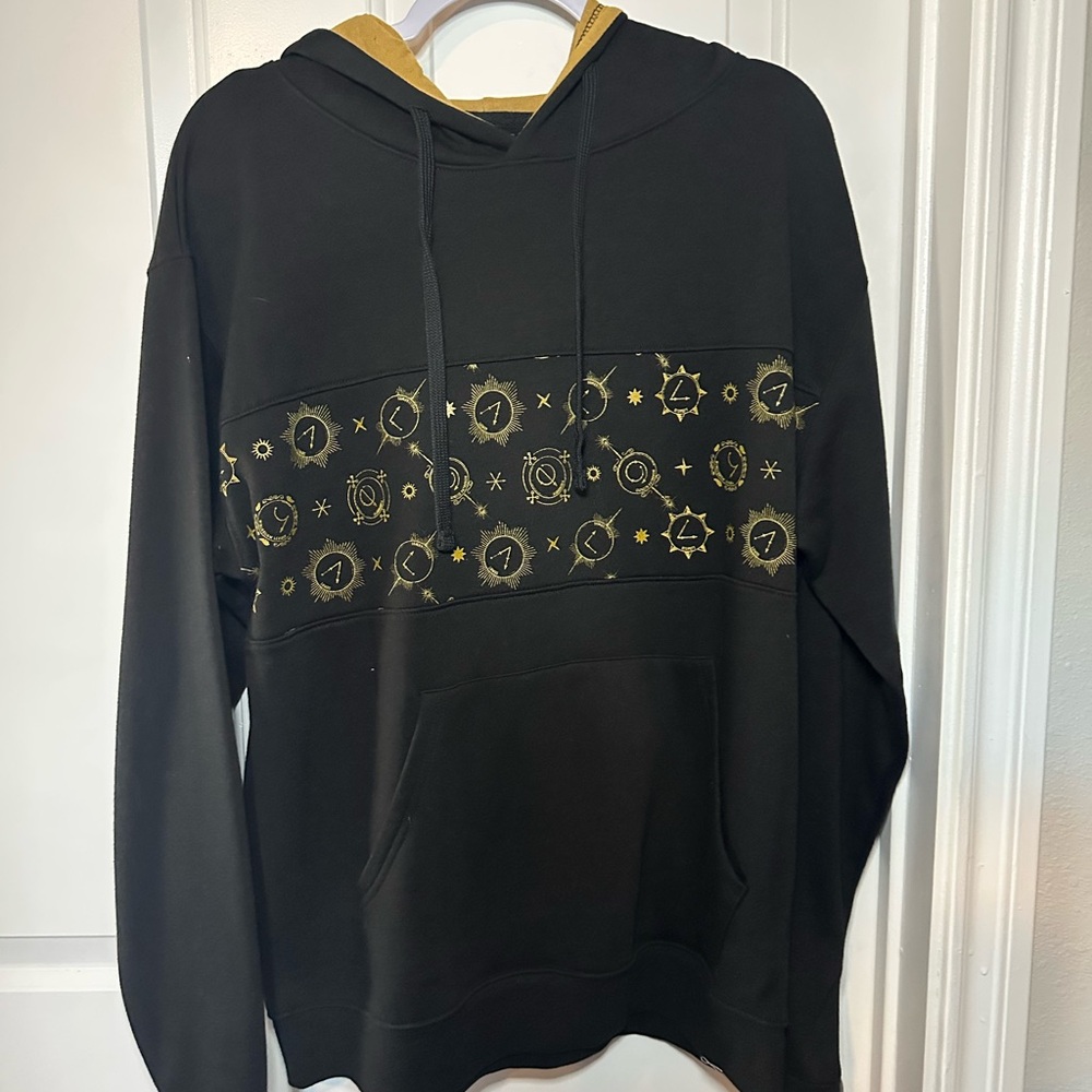 Universal Studios Black & Gold The Wizarding World of Harry Potter Medium Hoodie